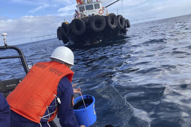 Philippines |  Oil spill after oil tanker sinking