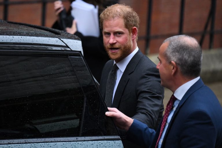 Prince Harry attacks the royal family in London justice