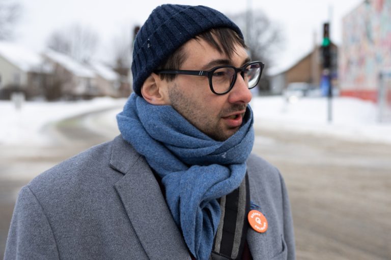 Québec solidaire wants to regularize the status of 10,000 people