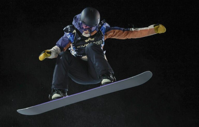 Quebecer Élizabeth Hosking finishes 2nd in the halfpipe at the Snowboard Worlds