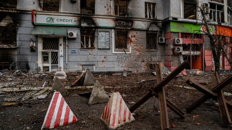 Russian troops attempt to encircle the city of Bakhmout