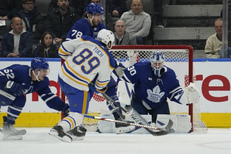 Sabers defeat Maple Leafs