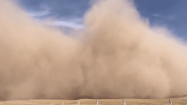 Sandstorm dramatically increases air pollution in Beijing