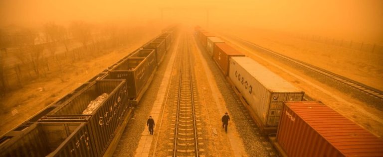 Sandstorm pollutes air in northern China