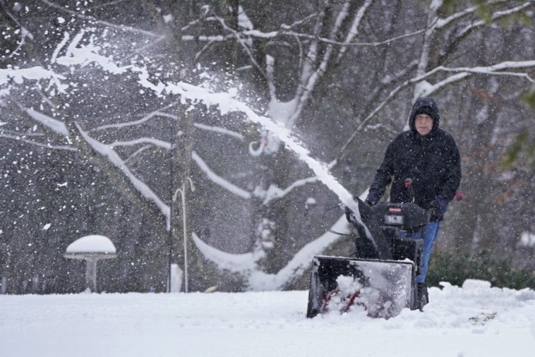 Snow storm hits New England