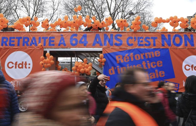 Strong mobilization in France against the unpopular pension reform