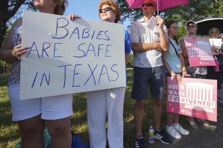 Texas |  A man files a complaint against women who allegedly helped his ex-girlfriend have an abortion