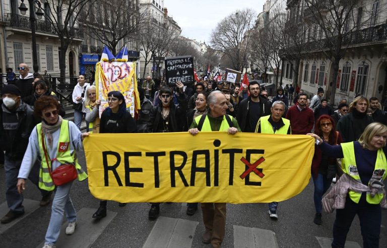 The French government, inflexible in the face of mobilization