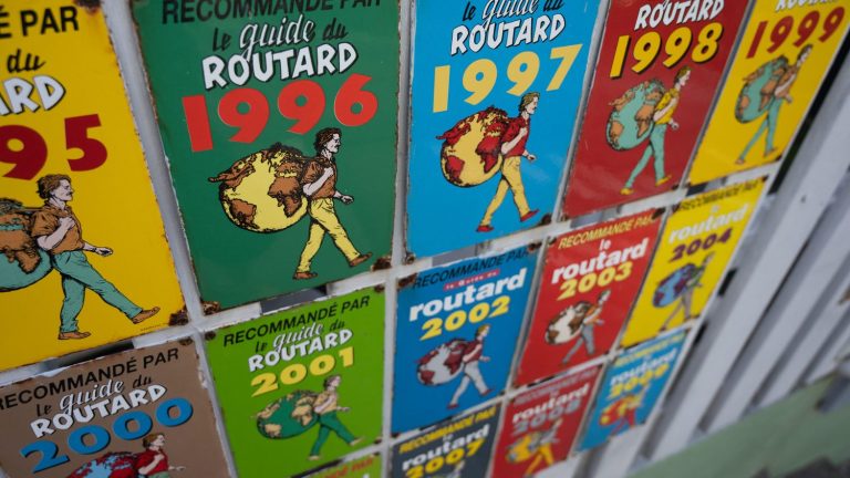 The “Guide du Routard” is 50 years old: “Our asset compared to travel bloggers is sincerity”, assures its founder Philippe Gloaguen