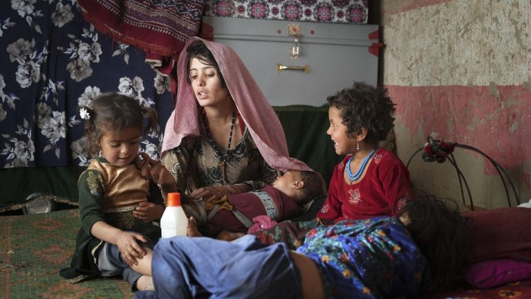 The film “Afghans” recounts the ordeal of women in Afghanistan