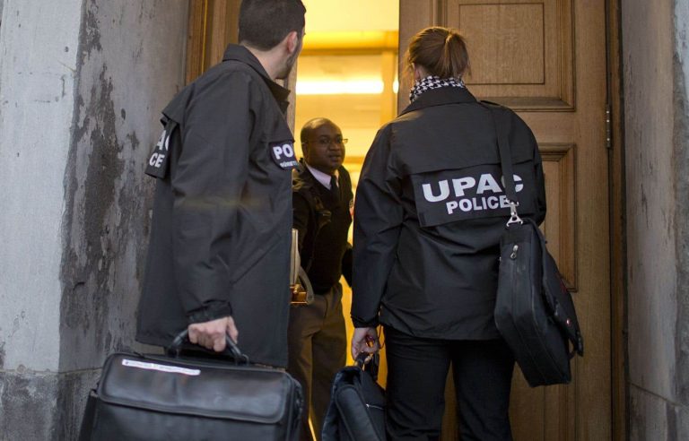 The former mayor of Chambly arrested by UPAC on two counts