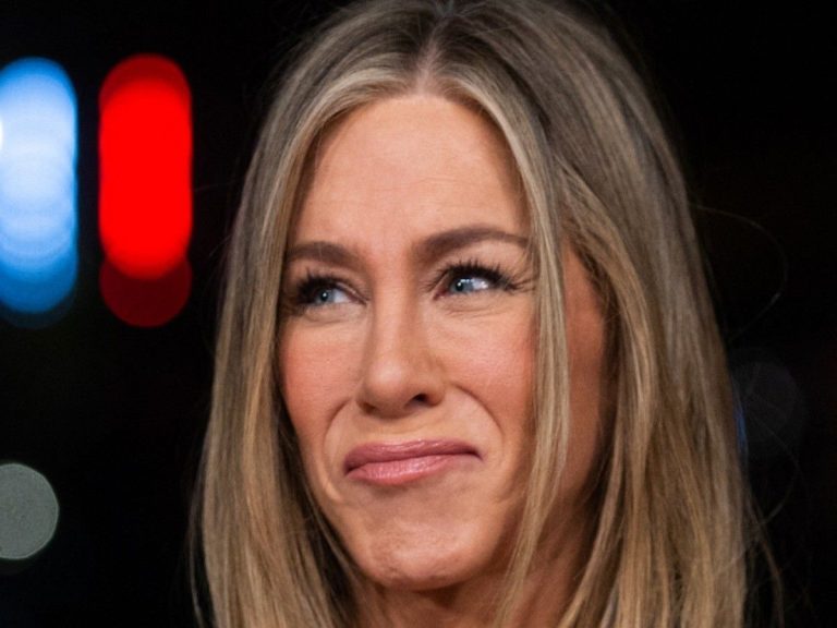 “The smell of garbage cans, rats, vandalism”, Jennifer Aniston, passing through Paris with Dany Boon, reveals what she likes the most in the capital, the hilarious and ruthless Internet users!