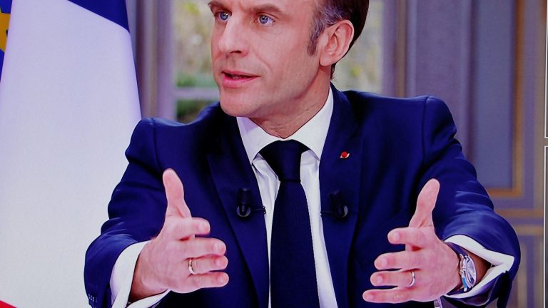 The true from the false.  Did Macron wear a watch “at 80,000 euros” and a suit at 4,800 euros” during his interview at 1 p.m.?