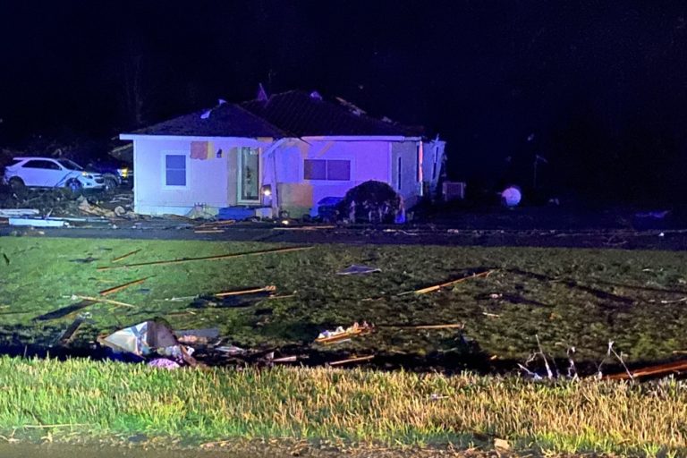 Tornadoes kill at least 23 in Mississippi