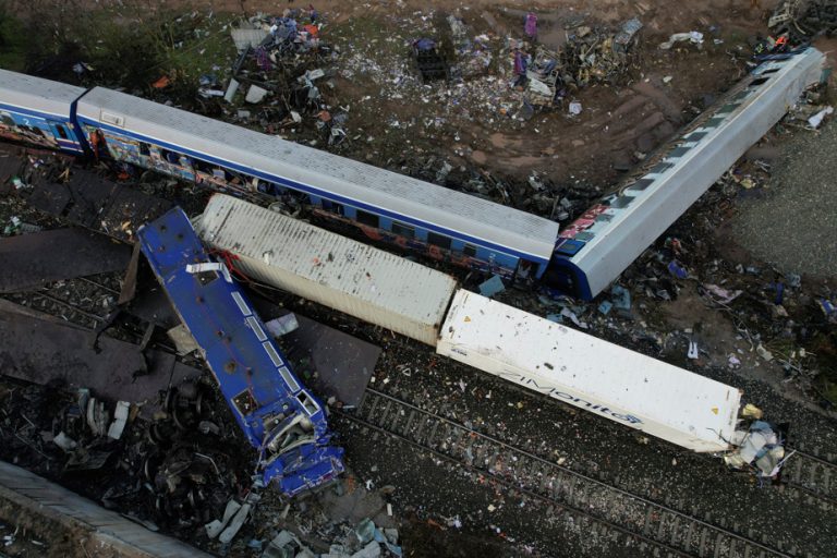 Train collision in Greece |  The government accused of “evading its responsibilities”