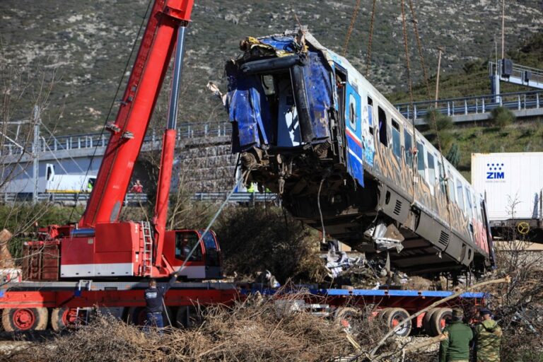 Train collision in Greece |  The hearing of the station master postponed, new gatherings planned