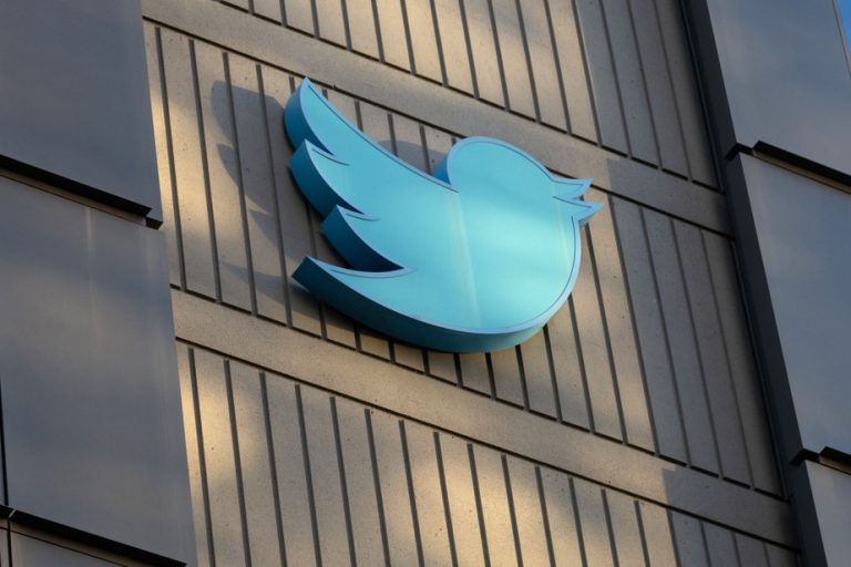 Twitter would be worth 20 billion, half less than in October