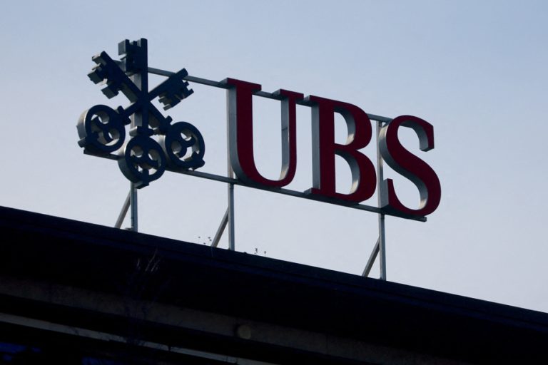 UBS bank in talks to buy Credit Suisse