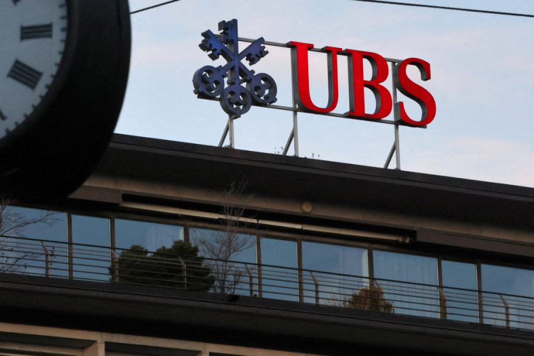 UBS buys bonds issued shortly before the takeover of Credit Suisse