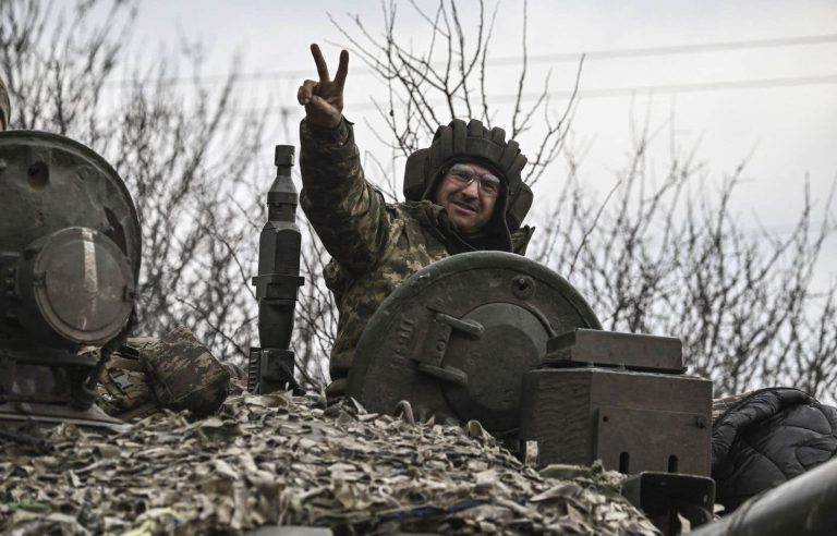 Ukrainian forces prepare for a counter-offensive near Bakhmout