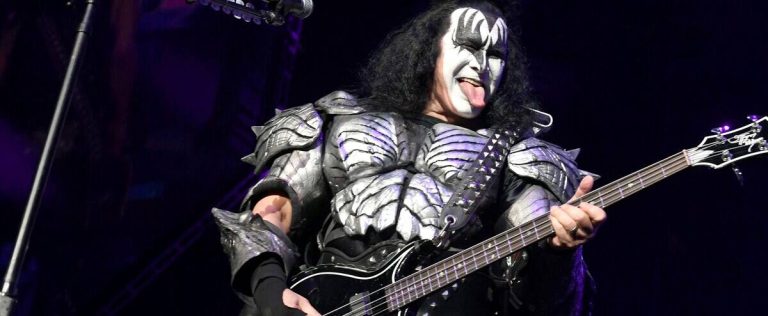 Uncomfortable interview with Gene Simmons: an April Fool’s joke in advance for animators of Énergie 94.3