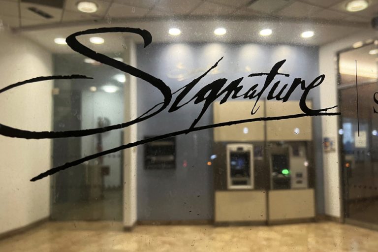 United States |  A bank will buy part of the assets of Signature Bank