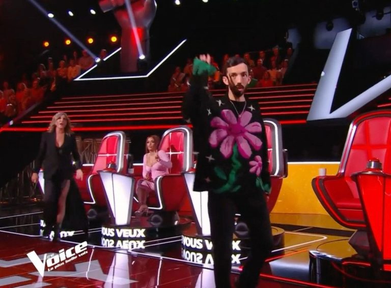 Unpublished in “The Voice”, two star coaches leave their seats in the middle of the show and accuse the production of “trick”!