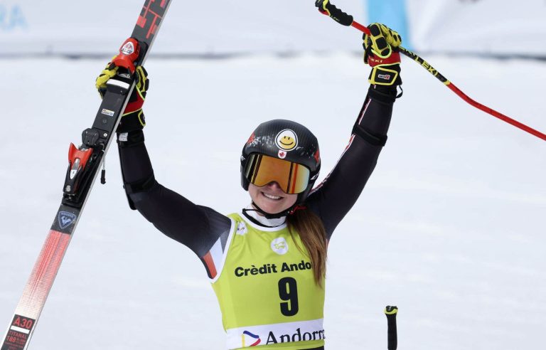 Valérie Grenier finishes third in giant slalom at the World Cup Finals