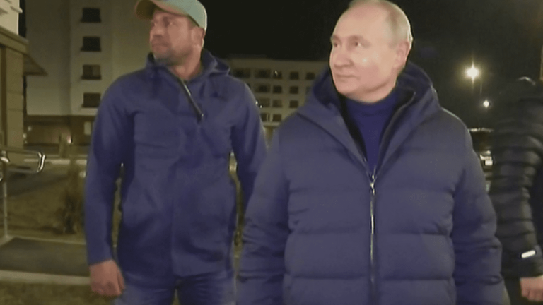 Vladimir Putin makes a surprise visit to Mariupol