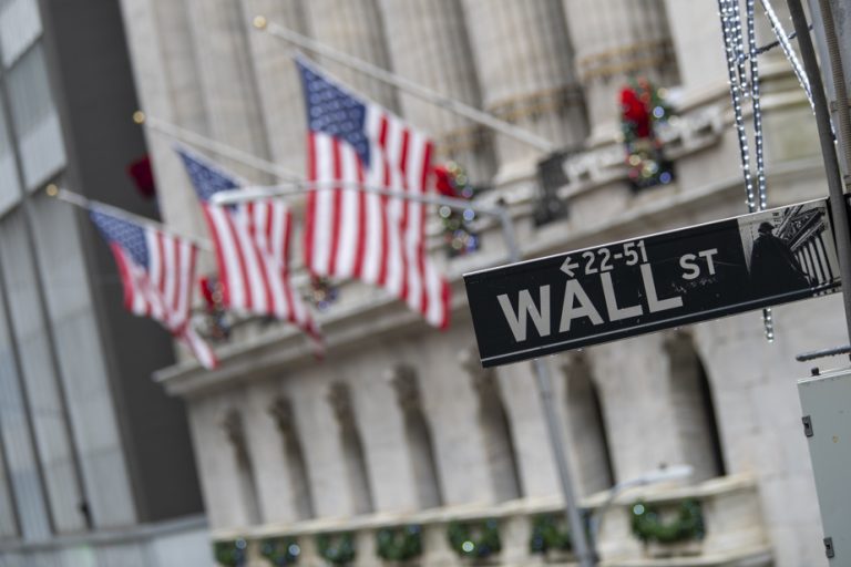 Wall Street ends the first quarter on a positive note