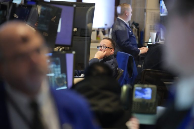 Wall Street starts the week up