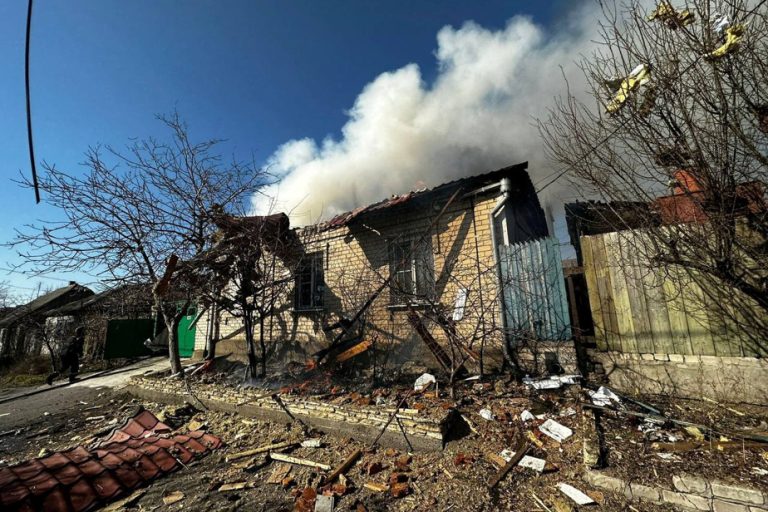 War in Ukraine, Day 381 |  At least three dead in Russian strike in Kherson