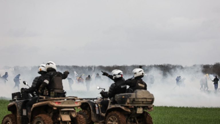 “We waited for this ambulance for 1h30”, says a member of the “Medic” team