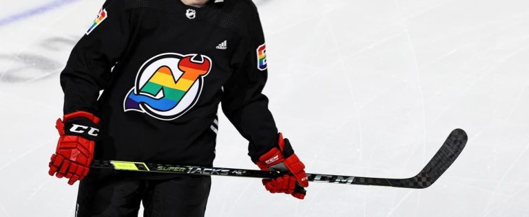 Wearing LGBTQIA+ jerseys: new controversy in the NHL