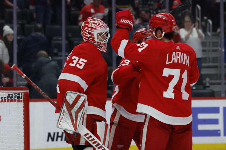 Wednesday in the NHL |  A first win in seven games for the Red Wings