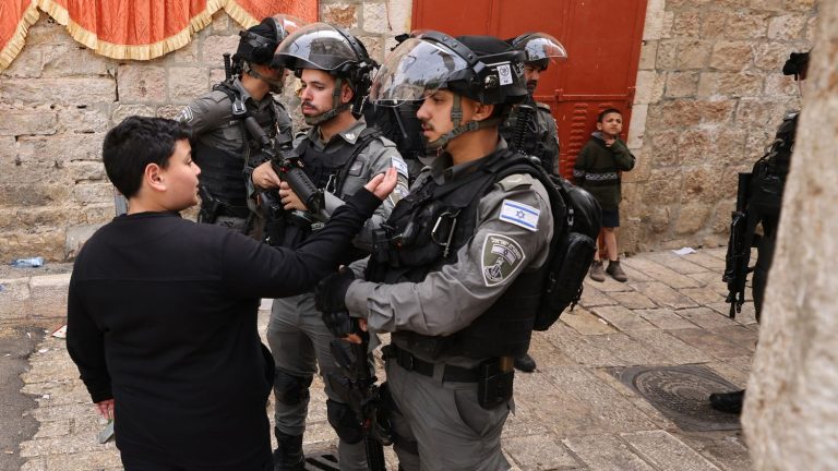 What are the directives given to the police in Israel and Canada?