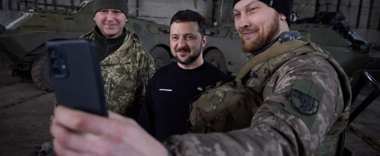 Zelensky goes to the front, near Bakhmout