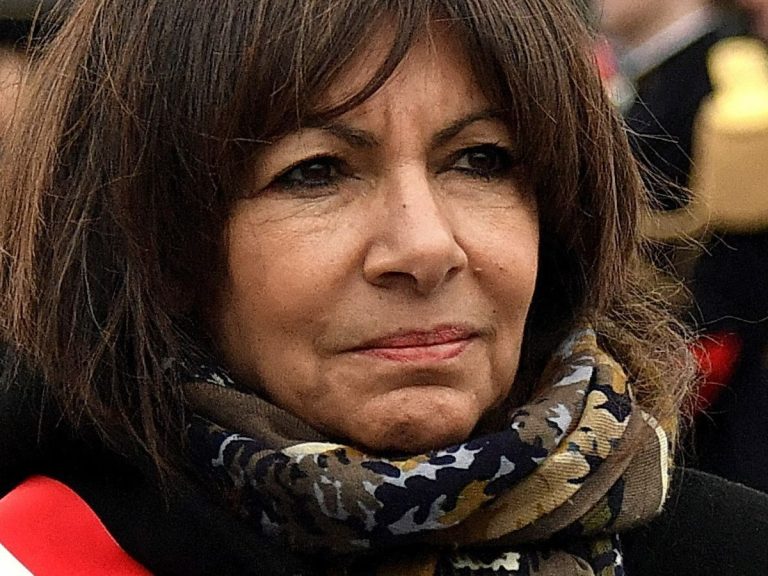 and now the stars who live in the capital are attacking Anne Hidalgo!