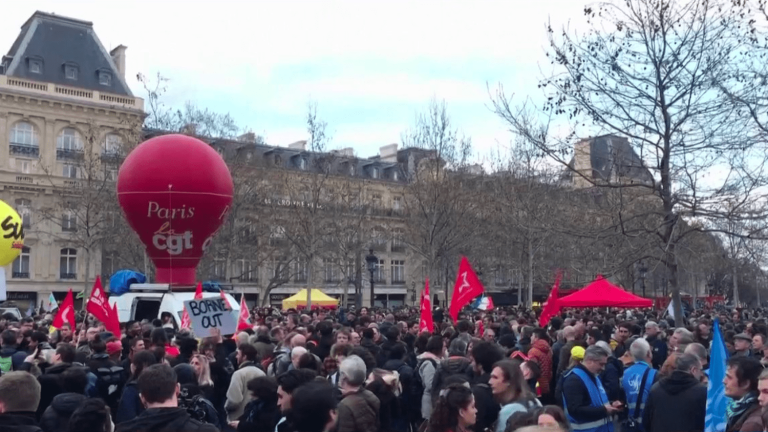 anger escalates in the street