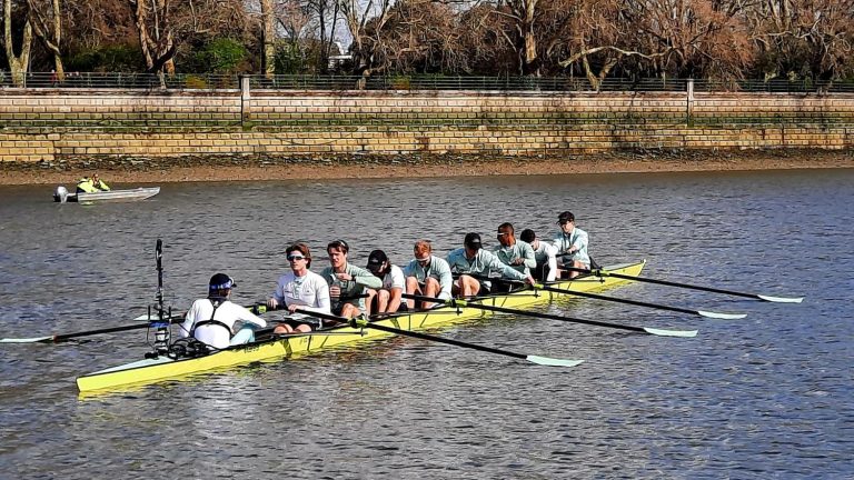 at the heart of the “Boat Race”, a legendary rowing race between the English universities of Oxford and Cambridge