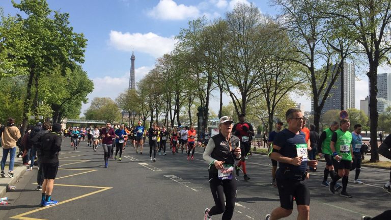 here is the composite portrait of the amateur runner in France