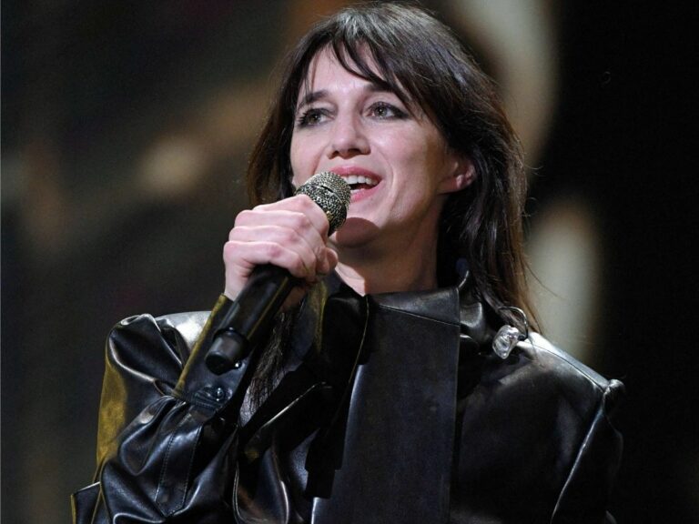 how to reproduce Charlotte Gainsbourg’s total leather look?