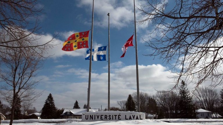 in Quebec, this professor allows his students to use artificial intelligence to stimulate critical thinking