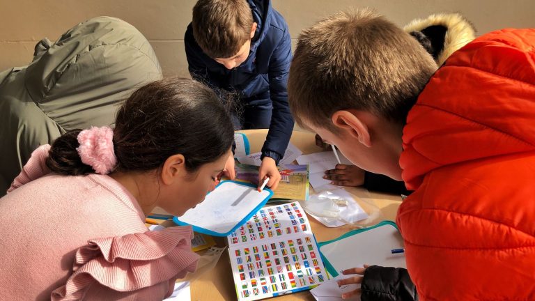 in Seine-Saint-Denis, a teacher relies on stories and games to help her students progress