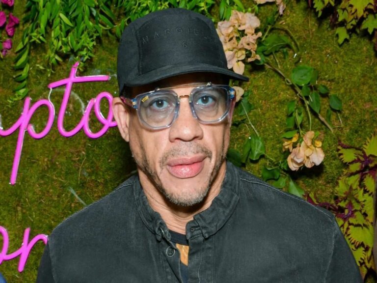 in the middle of the Palmade affair, JoeyStarr balances without taboo on his own addictions to hard drugs and his attempts to escape them