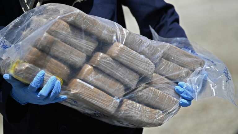 more than two tons of cocaine found on the coast since Sunday, for an estimated value of 152 million euros