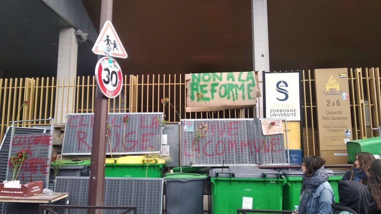 on a blocked Parisian campus, the students intend to “help the strikers and the workers”