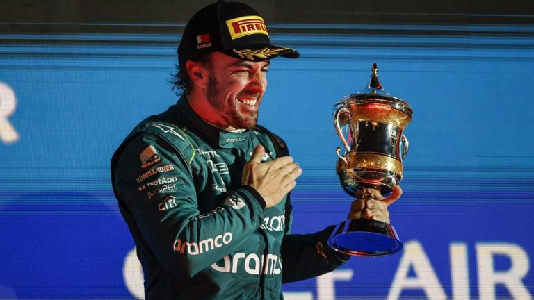 on the podium in Bahrain, Fernando Alonso offers himself a second youth with Aston Martin