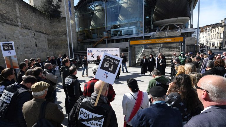 opposed to the project, police officers, magistrates and lawyers gather throughout France