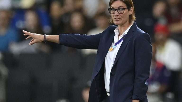 remain coach of the French women’s team”, says his lawyer